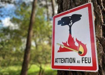 RISQUE ÉLEVÉ DE FEUX DE VÉGÉTATION